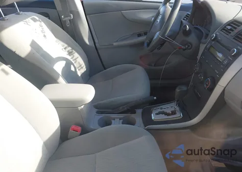 2010 Toyota Corolla Le z USA, uszkodzony, nr VIN 2T1BU4EE7AC281925